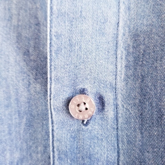 Perry Ellis Men's Blue Chambray Button Down Shirt - Picture 6 of 7